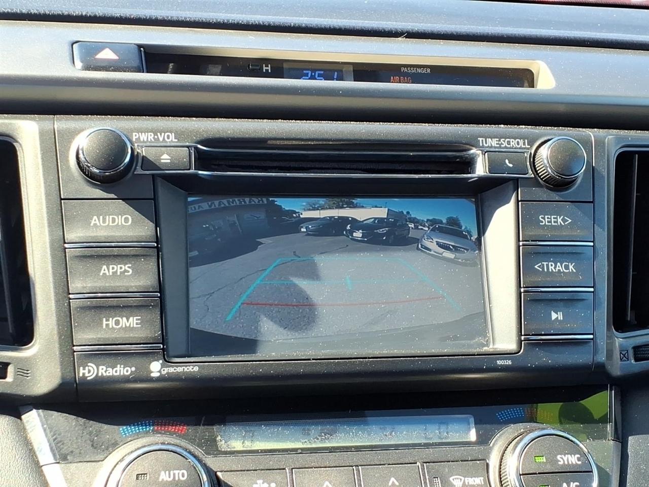Toyota RAV4 AWD 4dr XLE (Natl) 2015