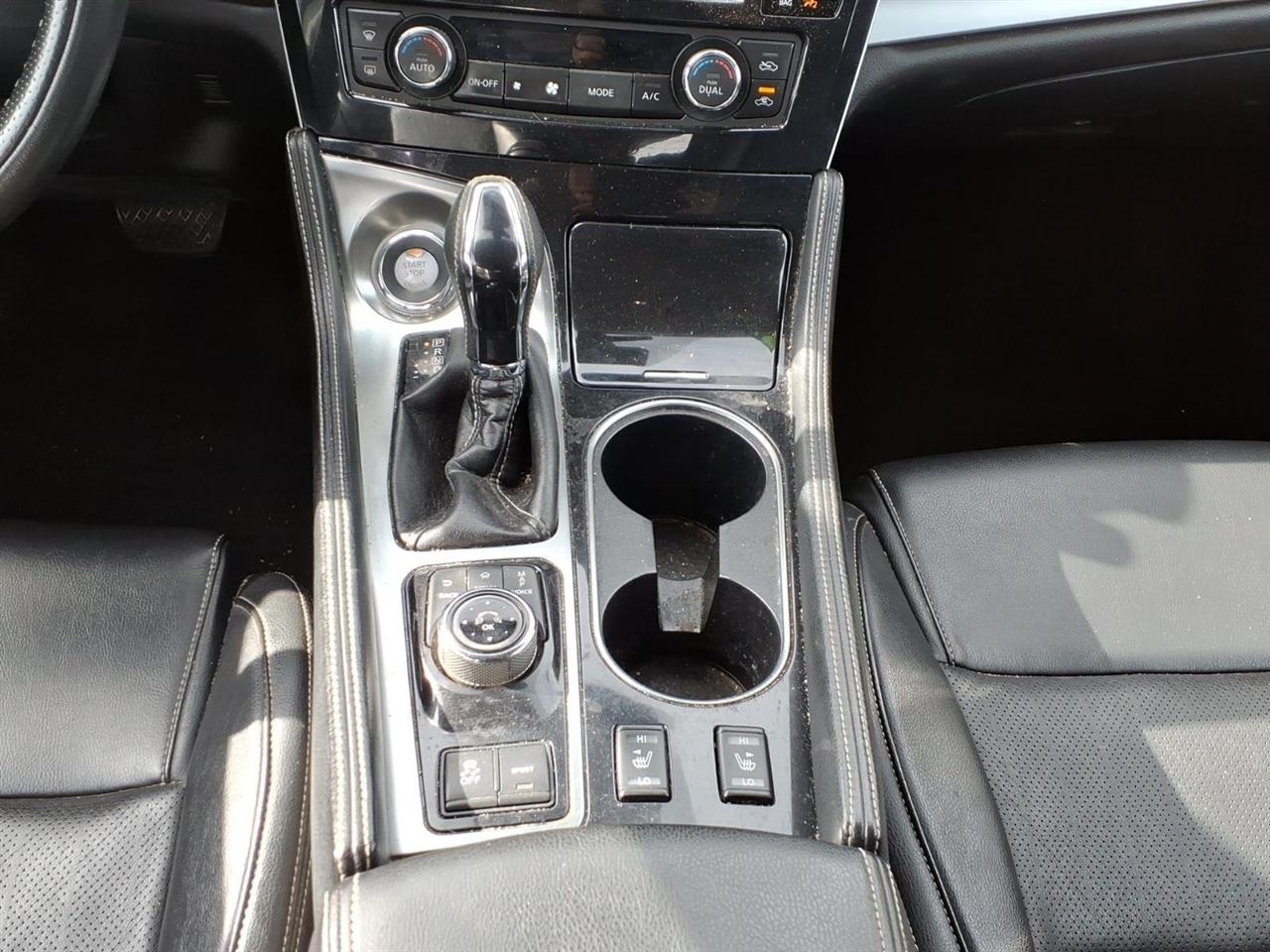 Nissan Maxima photo 18