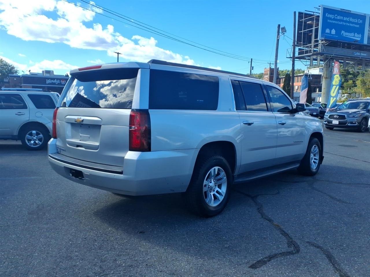 Chevrolet Suburban 4WD 4dr 1500 LT 2019