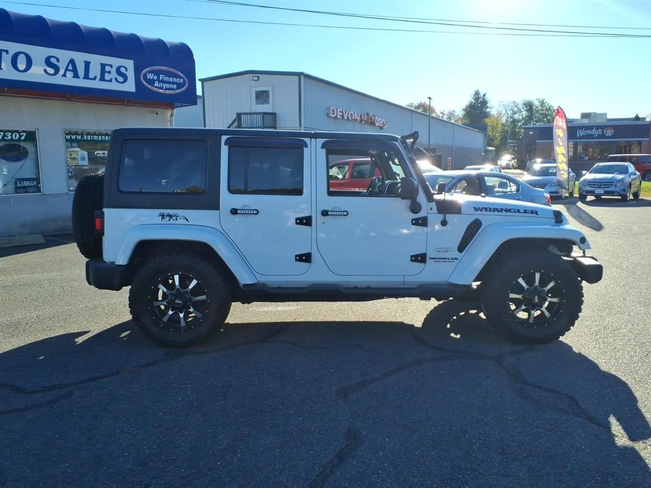 Jeep Wrangler Unlimited 4WD 4dr Sahara 2015
