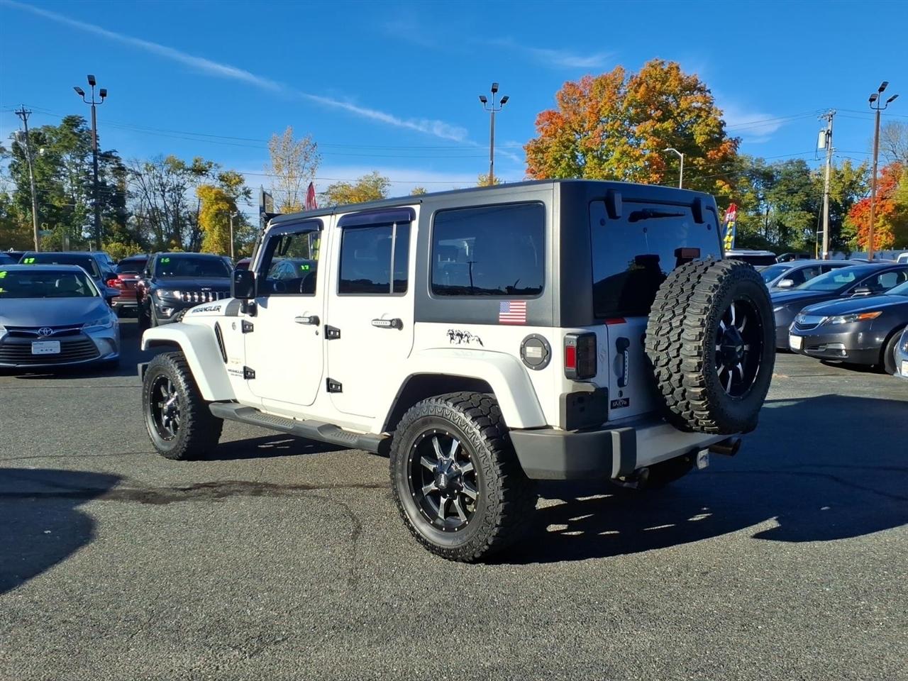 Jeep Wrangler Unlimited 4WD 4dr Sahara 2015