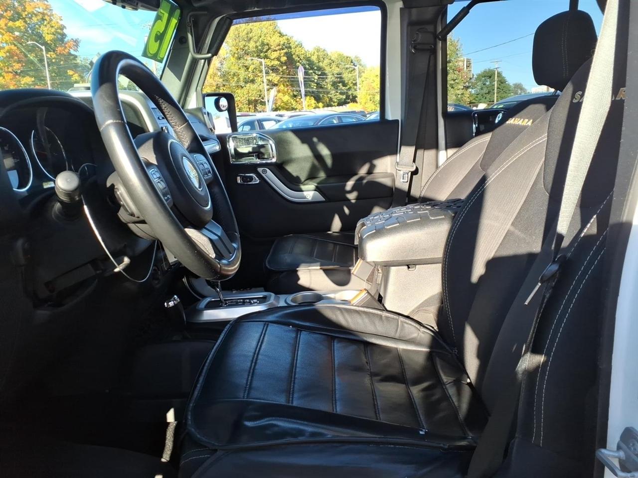 Jeep Wrangler Unlimited 4WD 4dr Sahara 2015