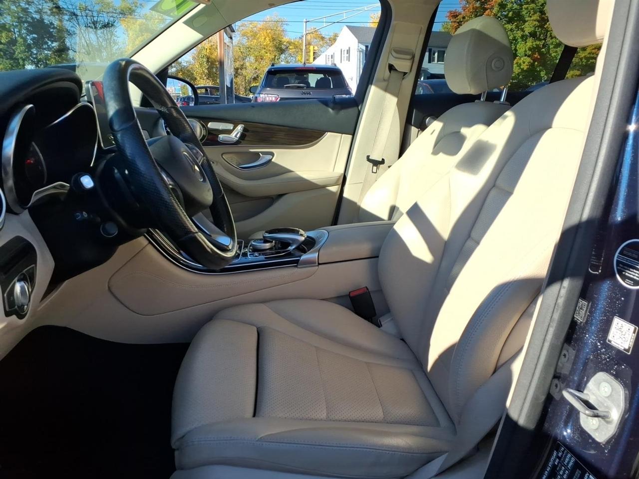 Mercedes-Benz GLC 4MATIC 4dr GLC 300 2016