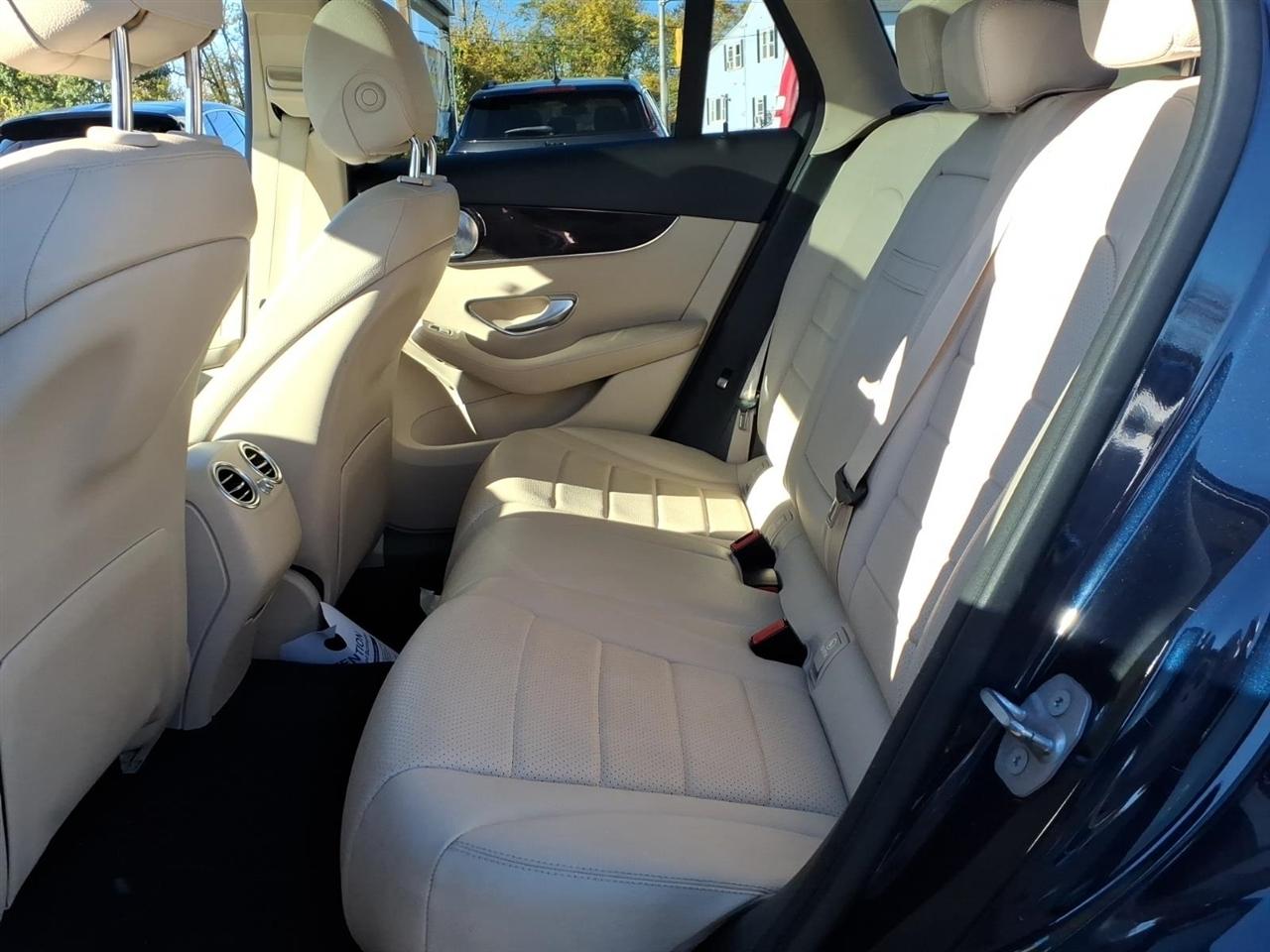 Mercedes-Benz GLC 4MATIC 4dr GLC 300 2016
