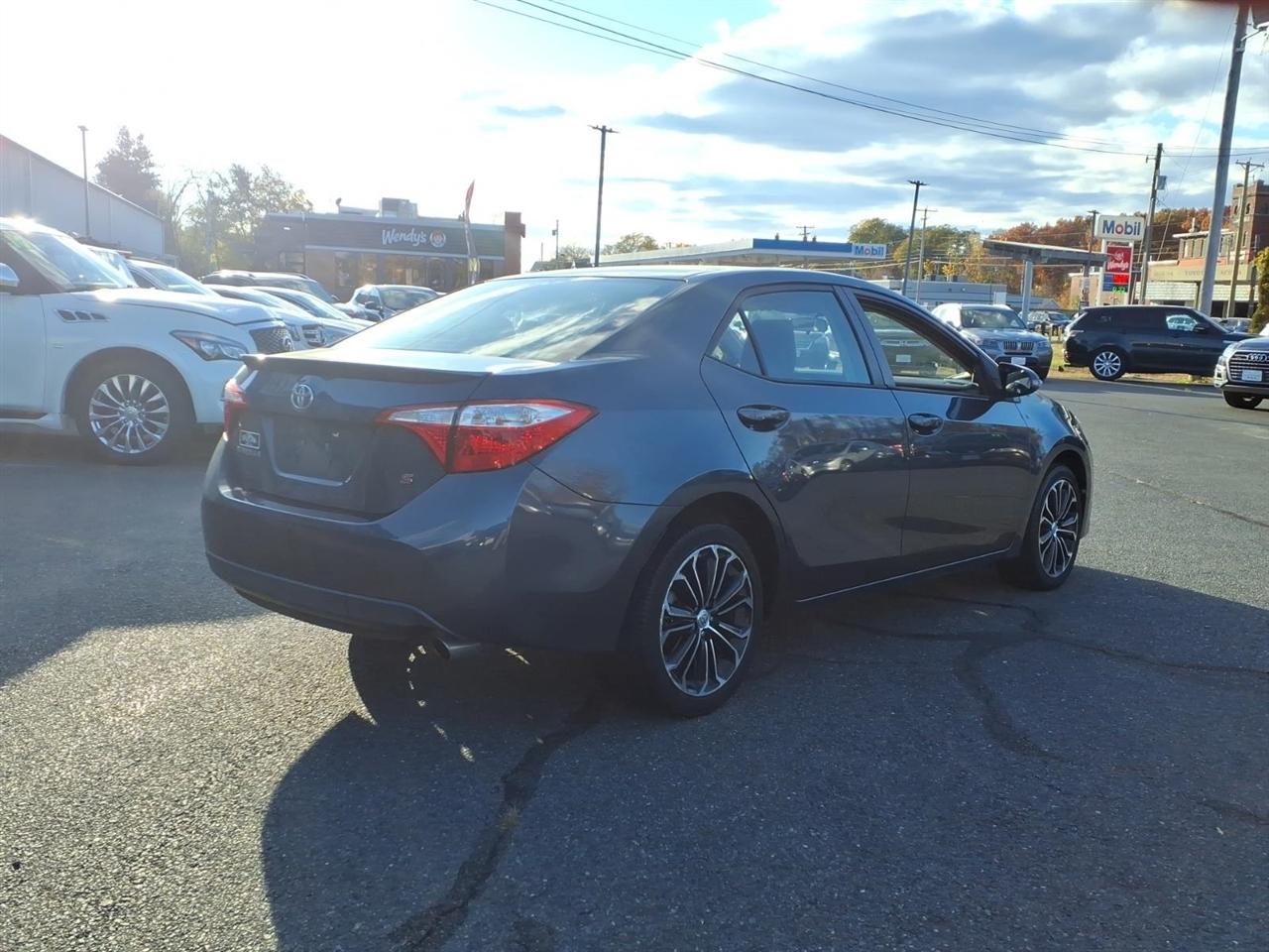 Toyota Corolla 4dr Sdn CVT LE Premium (Natl) 2015
