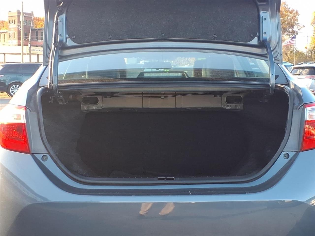 Toyota Corolla 4dr Sdn CVT LE Premium (Natl) 2015