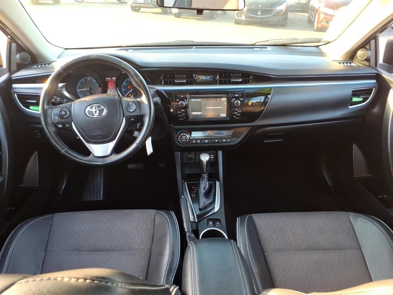 Toyota Corolla 4dr Sdn CVT LE Premium (Natl) 2015