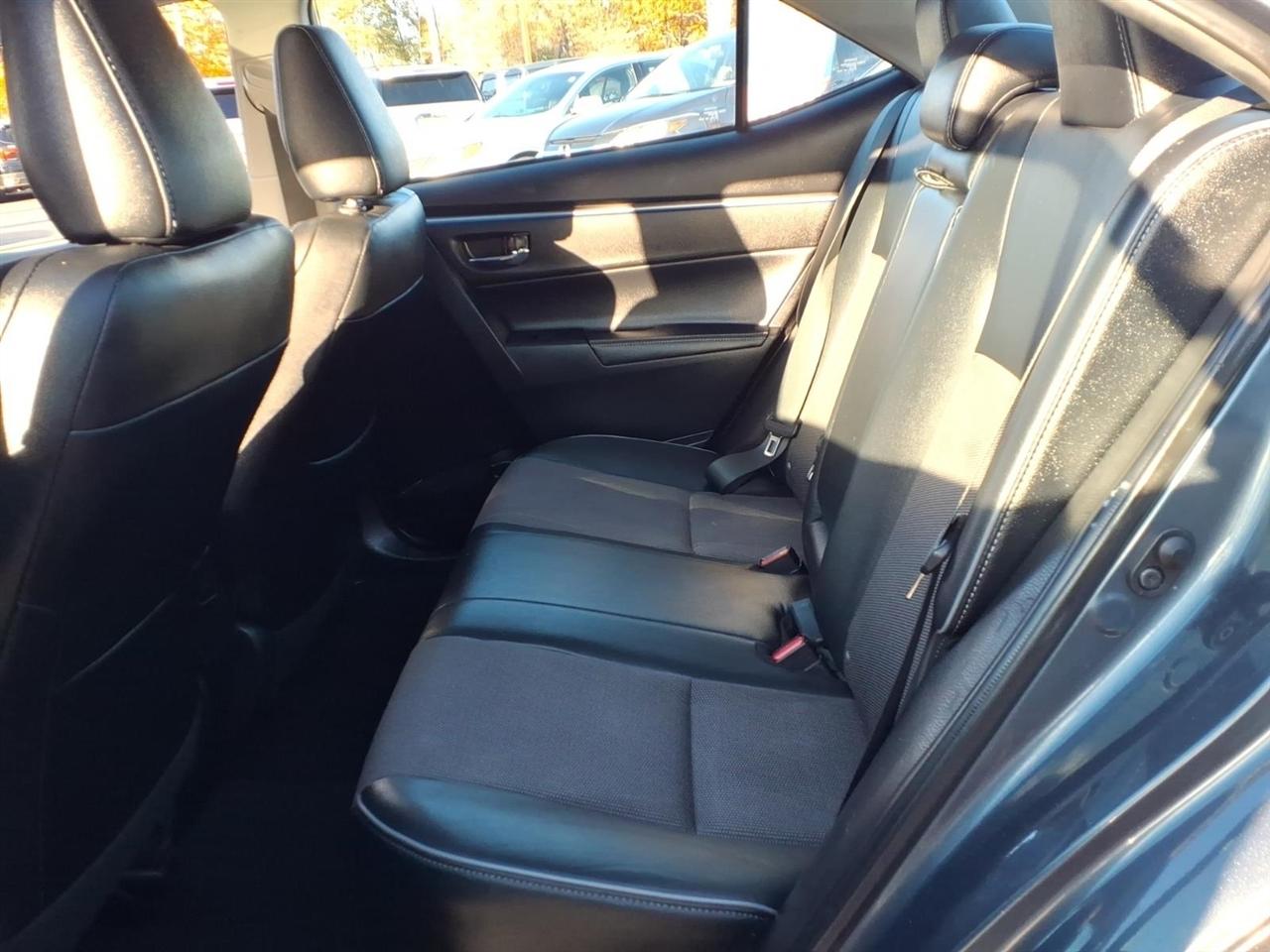 Toyota Corolla 4dr Sdn CVT LE Premium (Natl) 2015