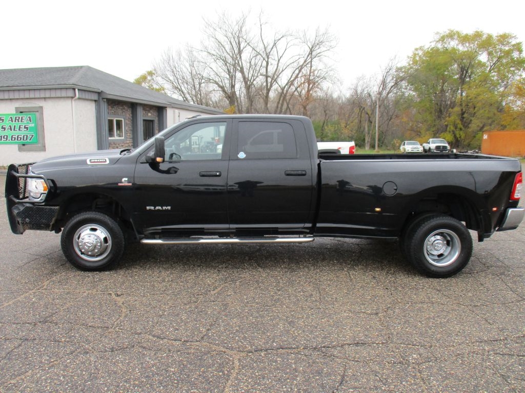 RAM 3500 Tradesman Crew Cab 4WD DRW 2022 RAM 3500 Tradesman Crew Cab 4WD DRW 2022