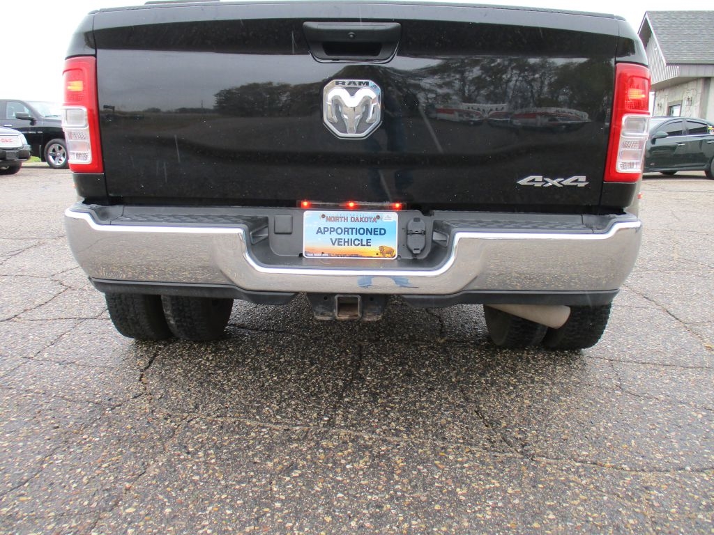 RAM 3500 Tradesman Crew Cab 4WD DRW 2022 RAM 3500 Tradesman Crew Cab 4WD DRW 2022