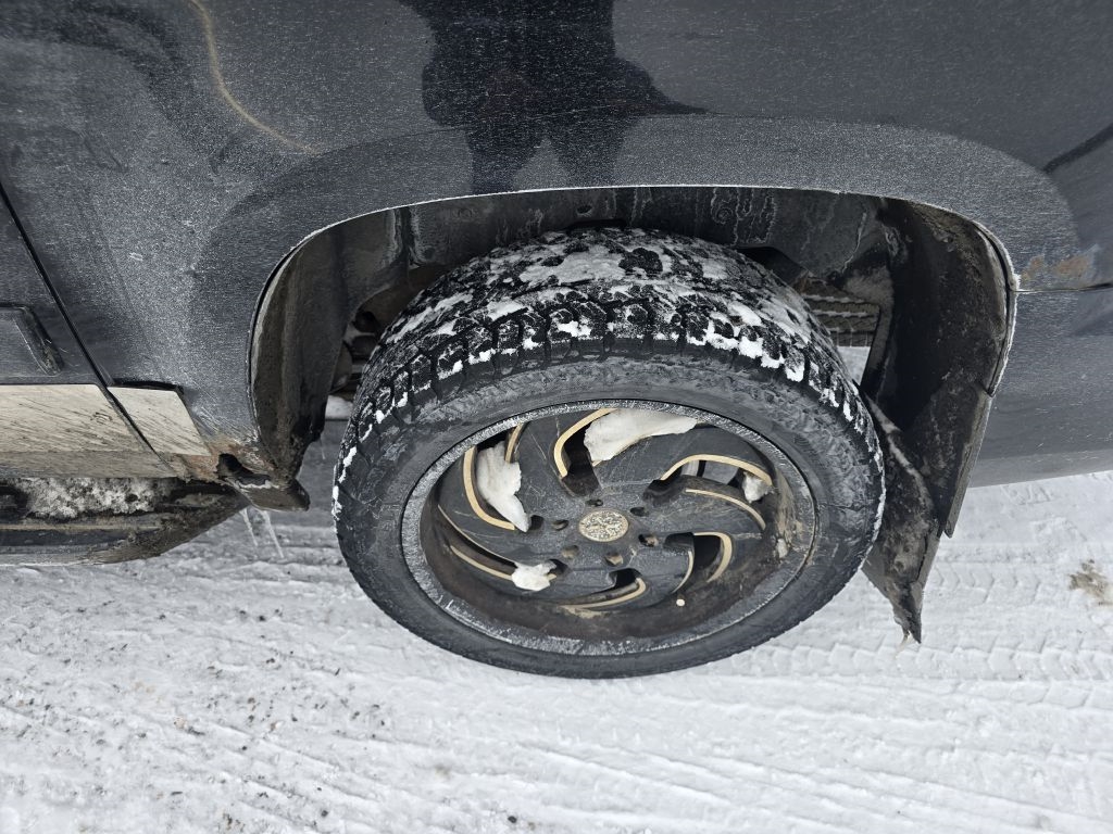 GMC Yukon XL SLT-1 1/2 Ton 4WD 2011