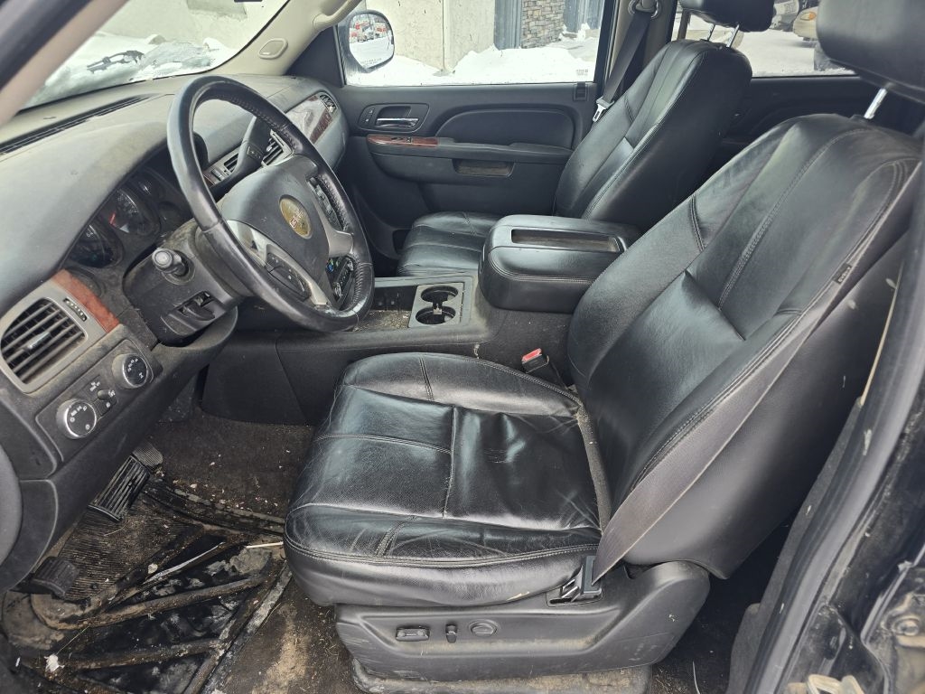 GMC Yukon XL SLT-1 1/2 Ton 4WD 2011