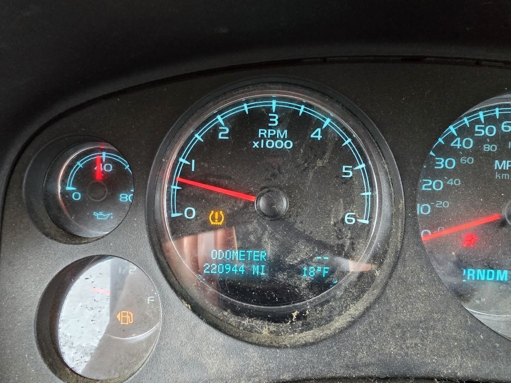 GMC Yukon XL SLT-1 1/2 Ton 4WD 2011