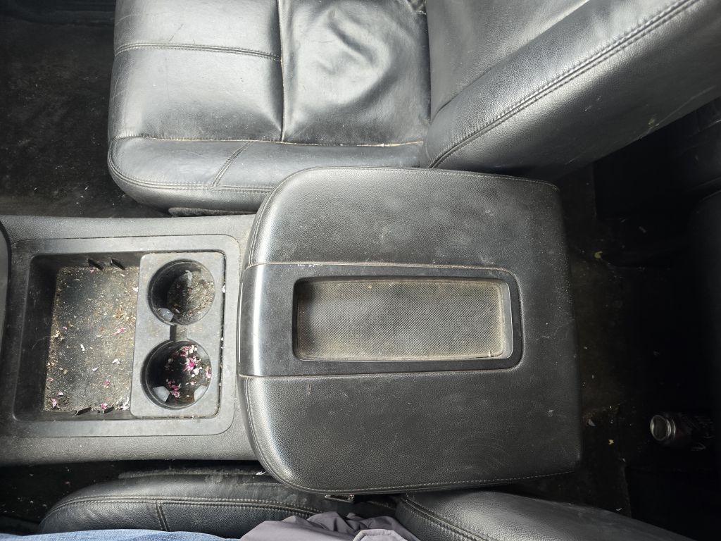 GMC Yukon XL SLT-1 1/2 Ton 4WD 2011