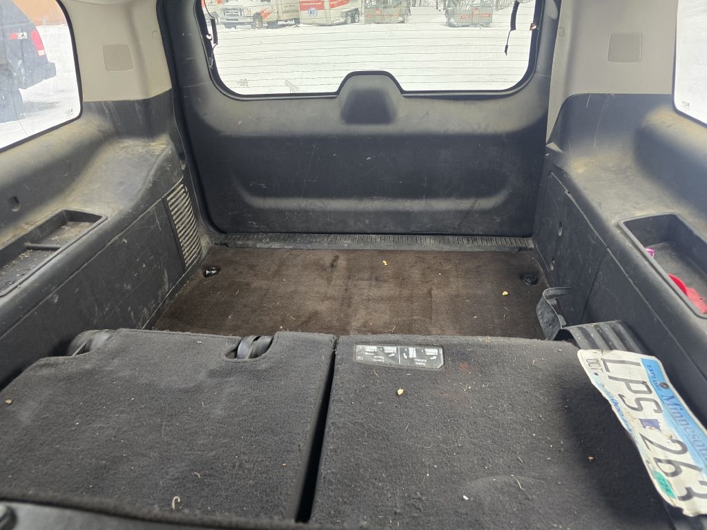 GMC Yukon XL SLT-1 1/2 Ton 4WD 2011