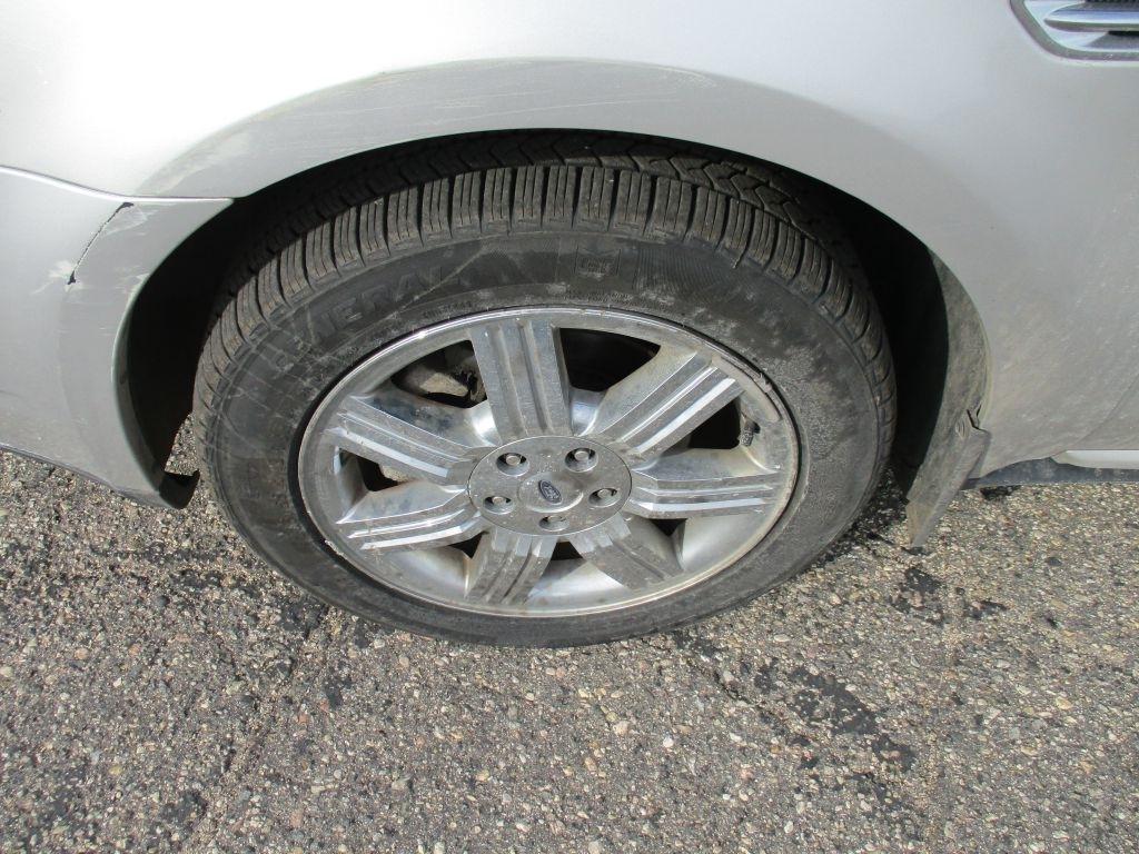 Ford Taurus Limited AWD 2008