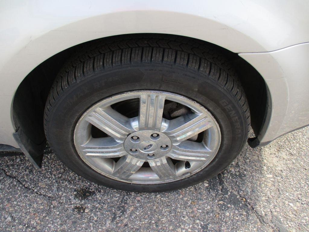 Ford Taurus Limited AWD 2008