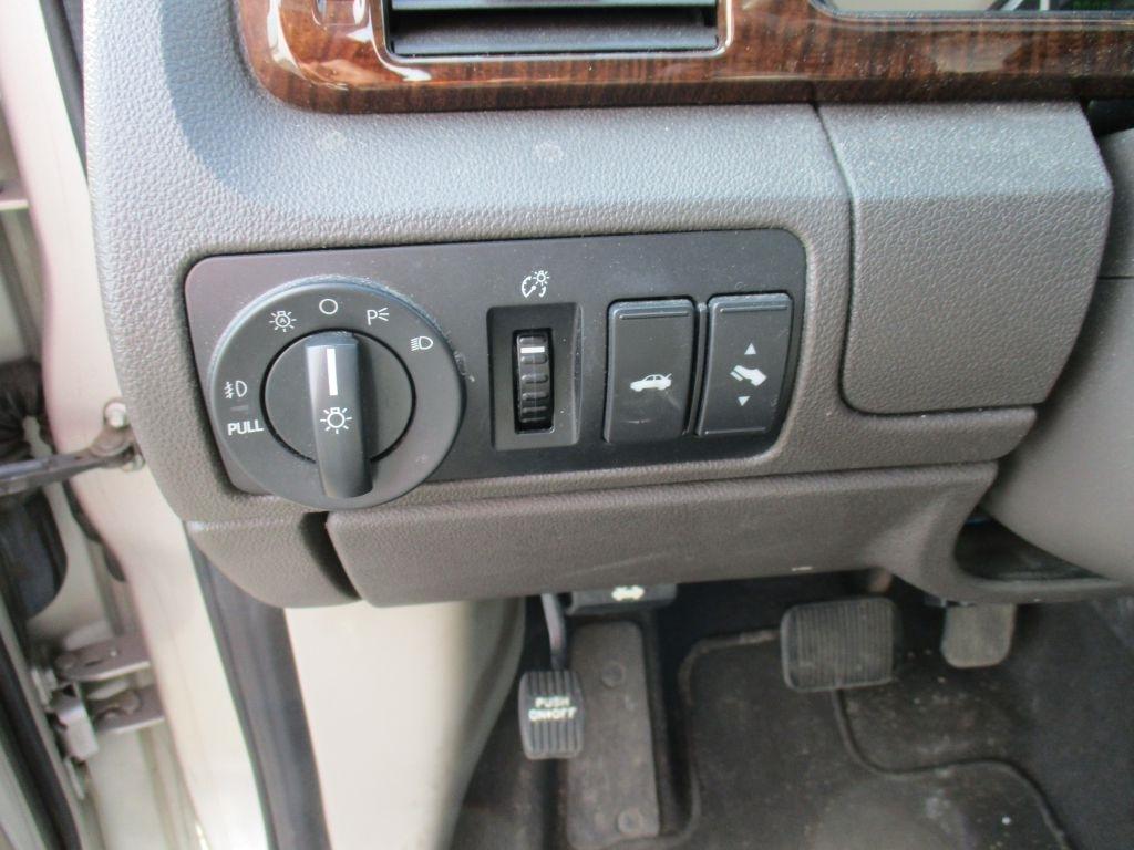 Ford Taurus Limited AWD 2008