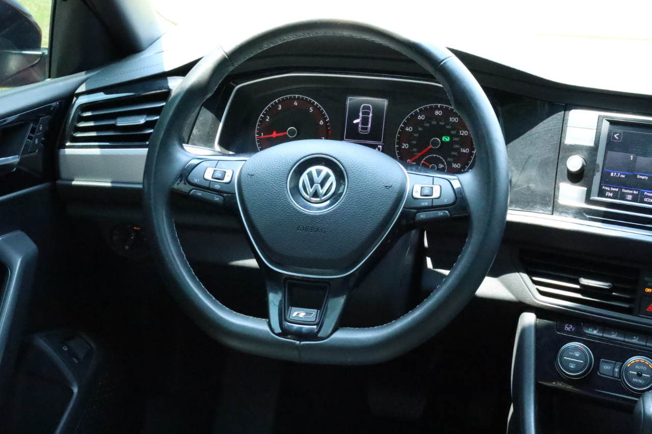 2020 Volkswagen Jetta 1.4T R-Line photo 6