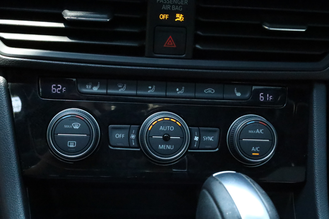 2020 Volkswagen Jetta 1.4T R-Line photo 8