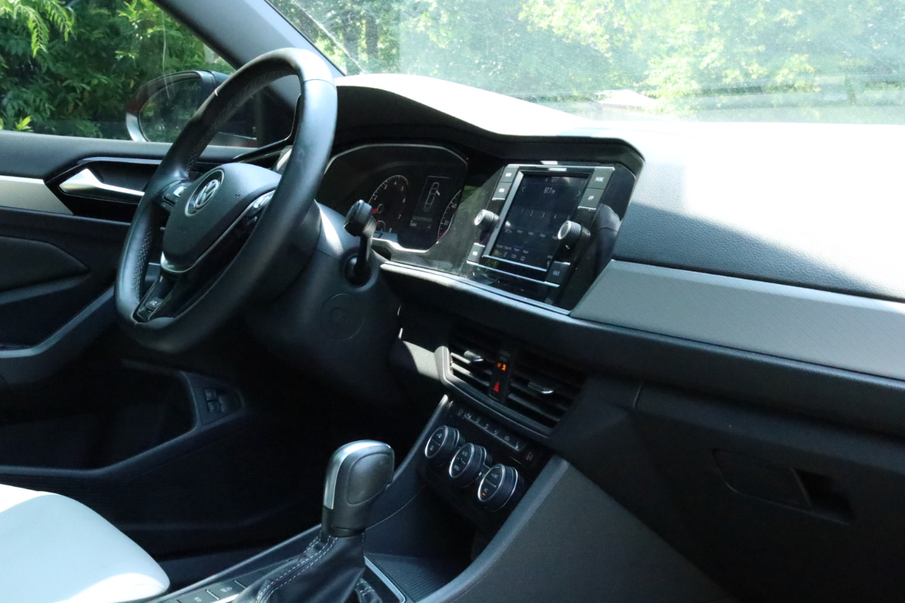 2020 Volkswagen Jetta 1.4T R-Line photo 17
