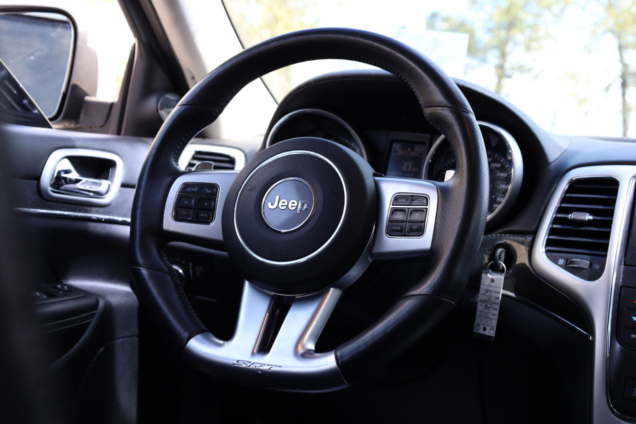 2012 Jeep Grand Cherokee SRT8 photo 3