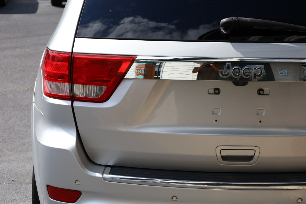 2012 Jeep Grand Cherokee SRT8 photo 23
