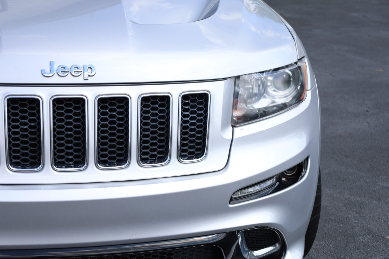 2012 Jeep Grand Cherokee SRT8 photo 31