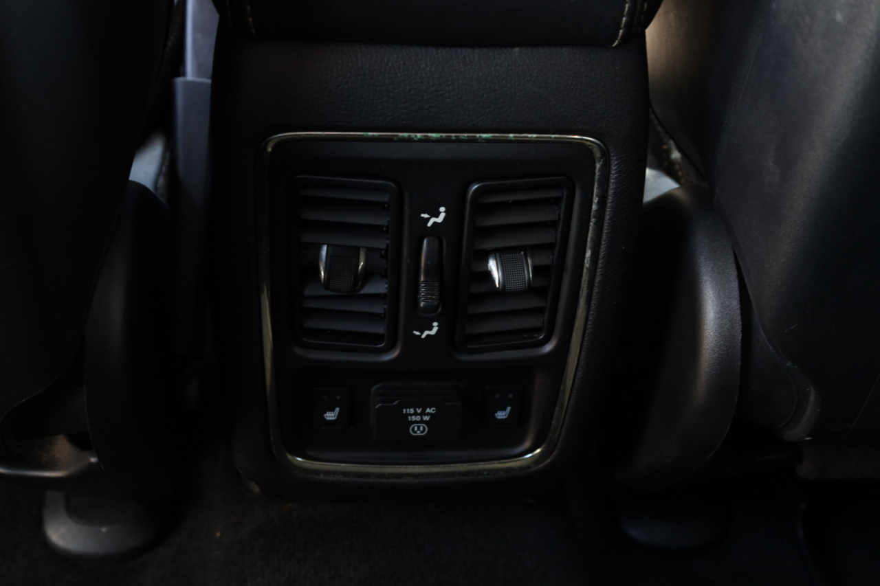2012 Jeep Grand Cherokee SRT8 photo 37