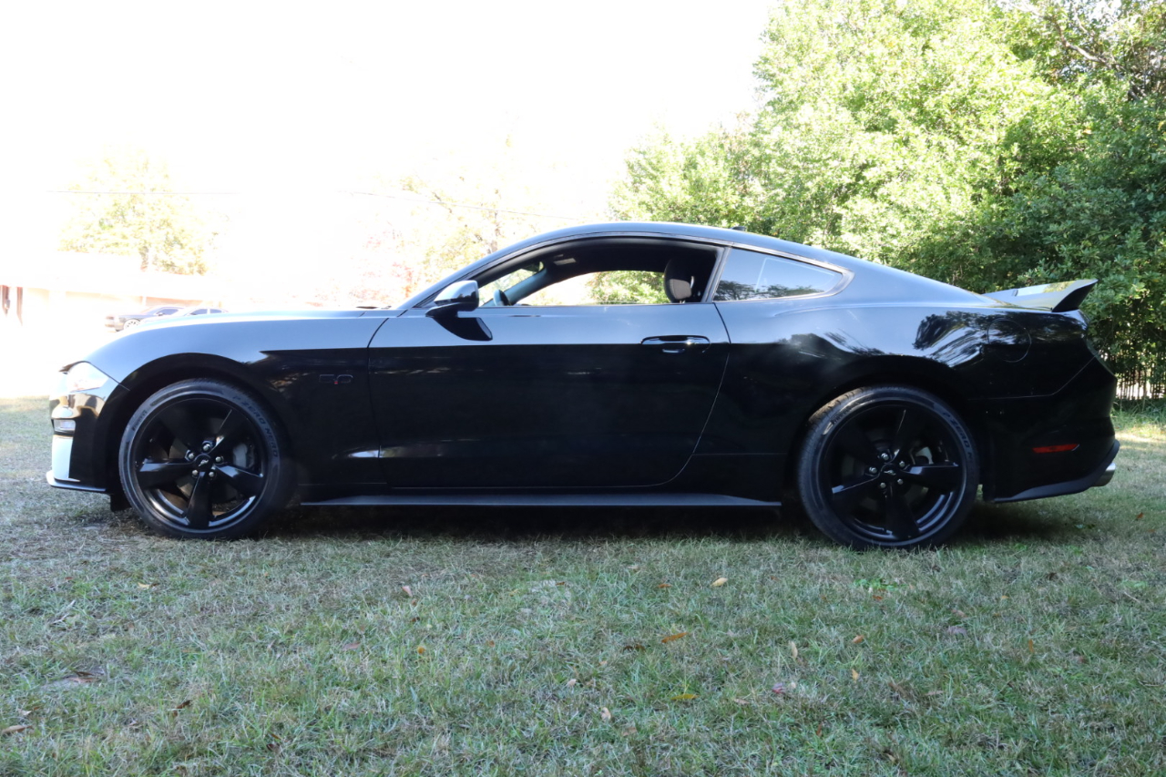 2021 Ford Mustang GT photo 2