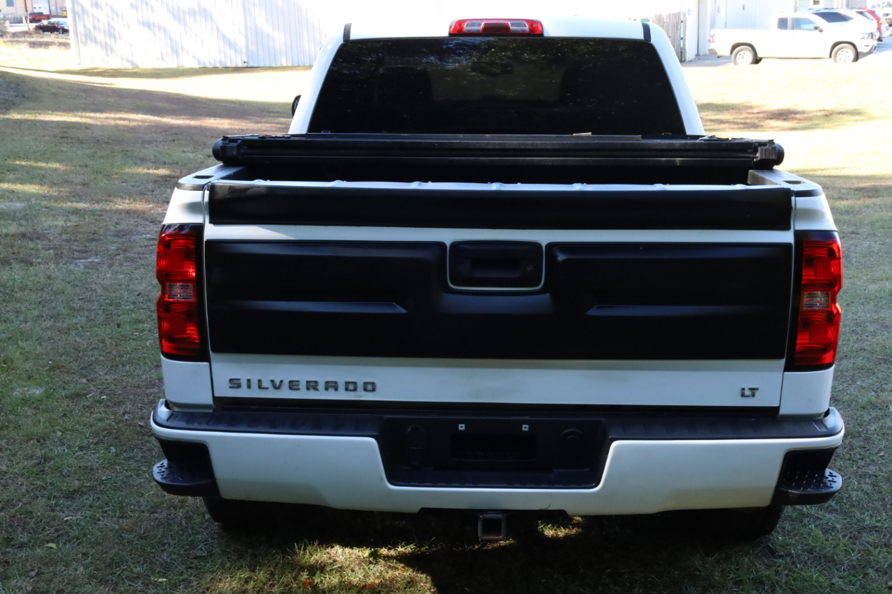 2017 Chevrolet Silverado 1500 LT photo 3