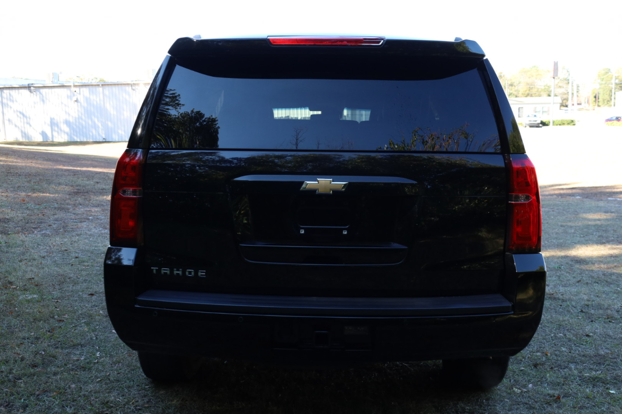 2017 Chevrolet Tahoe LT photo 3