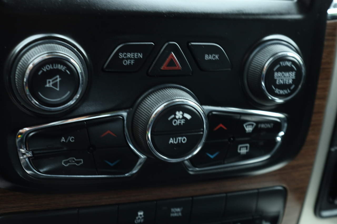 RAM 1500 Laramie Crew Cab SWB 4WD 2016