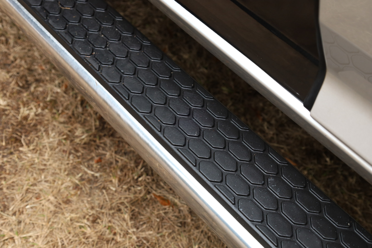 RAM 1500 Laramie Crew Cab SWB 4WD 2016