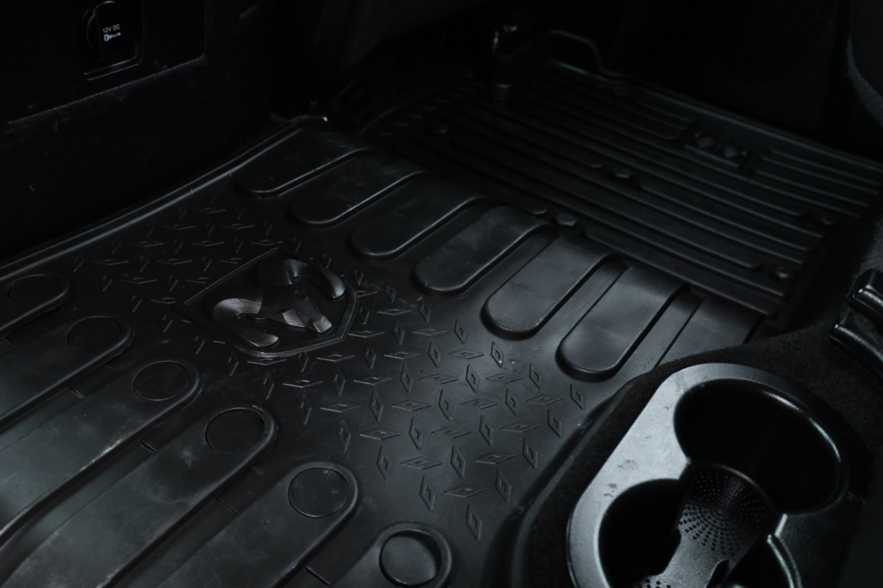 RAM 1500 Laramie Crew Cab SWB 4WD 2016