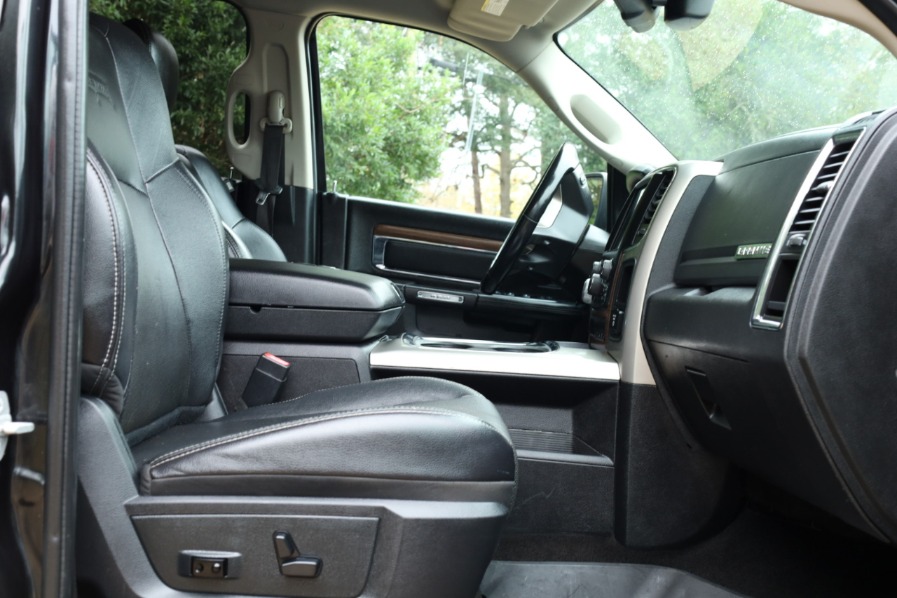 RAM 1500 Laramie Crew Cab SWB 4WD 2016