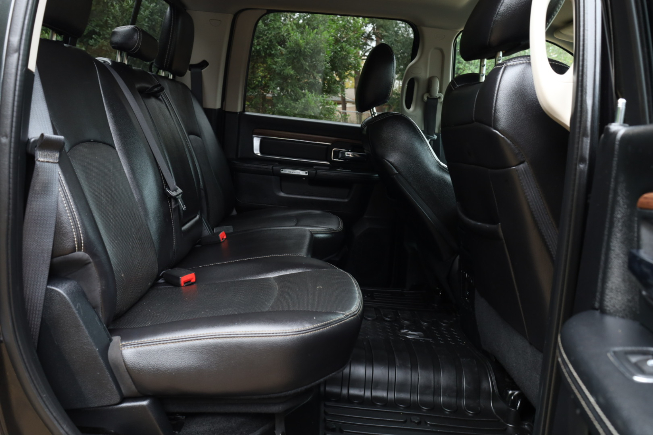 RAM 1500 Laramie Crew Cab SWB 4WD 2016