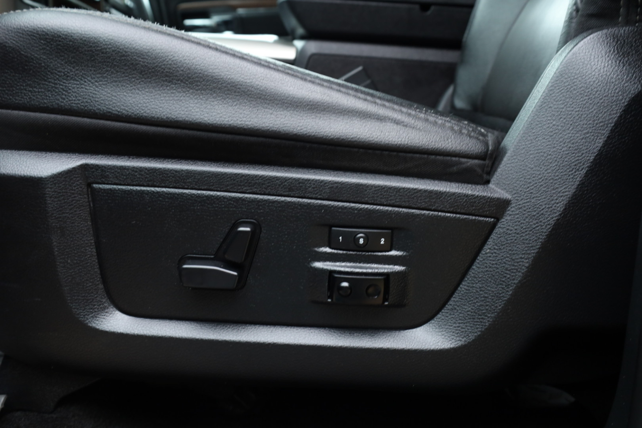 RAM 1500 Laramie Crew Cab SWB 4WD 2016