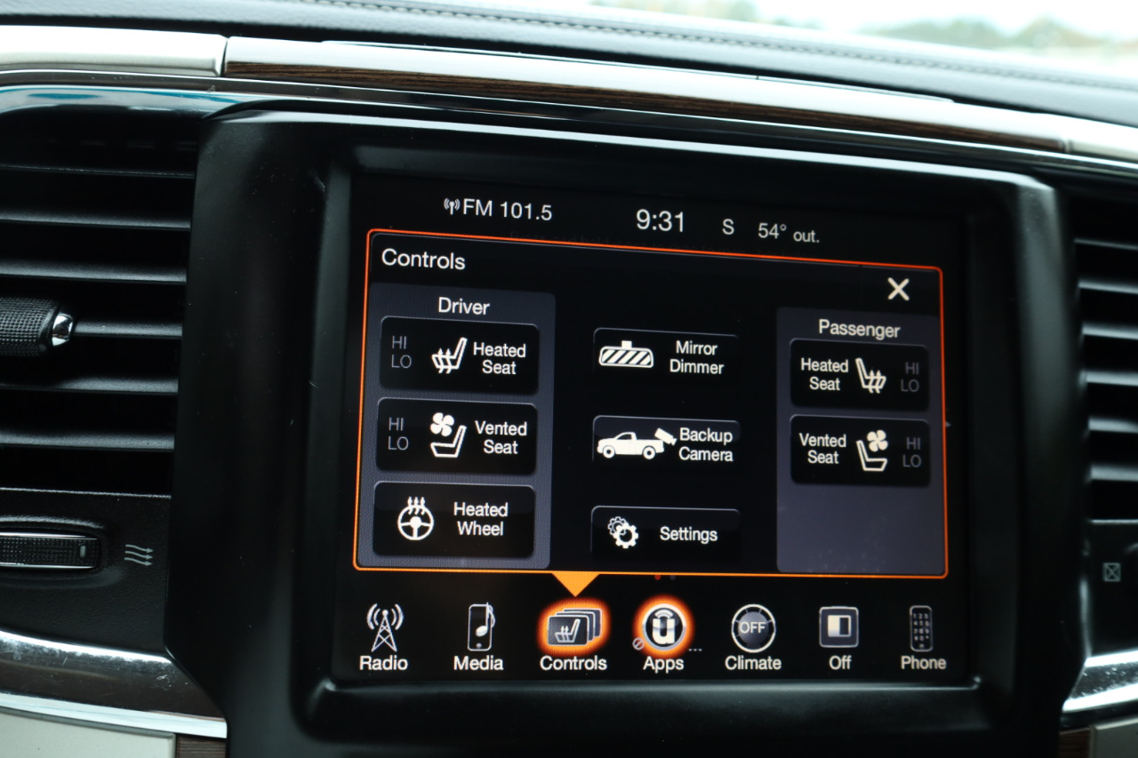 RAM 1500 Laramie Crew Cab SWB 4WD 2016