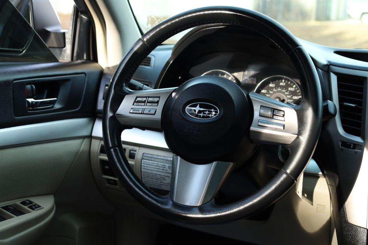 Subaru Legacy 2.5i Premium 2011