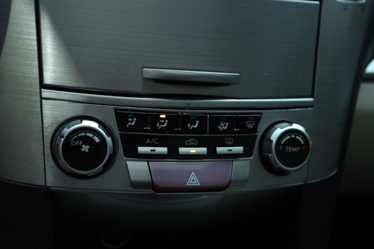 Subaru Legacy 2.5i Premium 2011