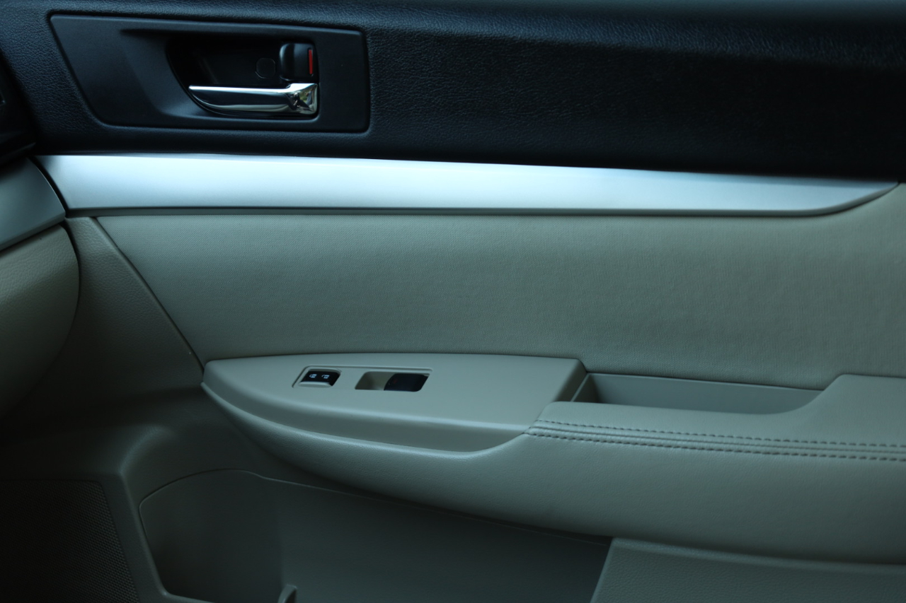 Subaru Legacy 2.5i Premium 2011