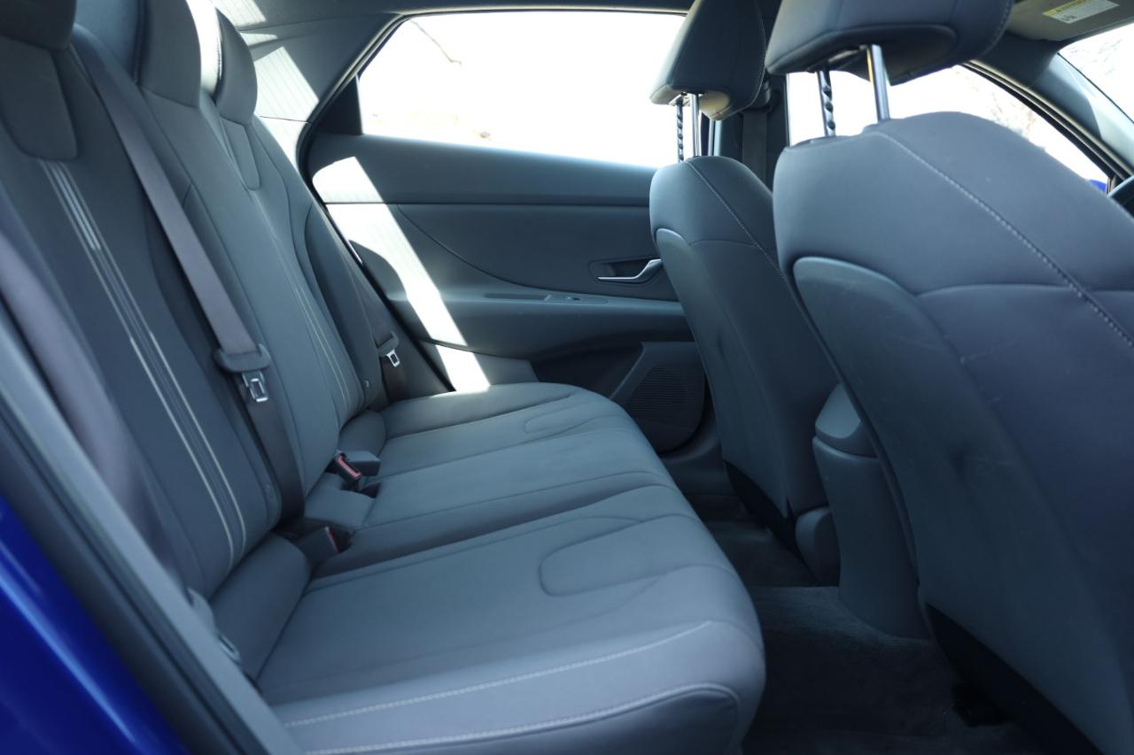 Hyundai Elantra SEL 2023