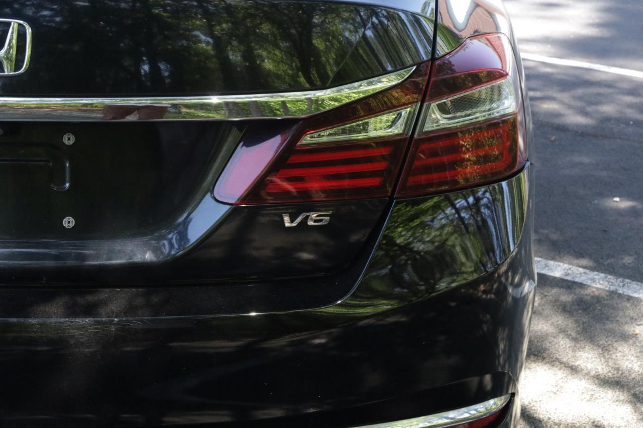 Honda Accord EX-L Sedan V6 CVT w/ Honda Sensing 6-Spd AT 2016