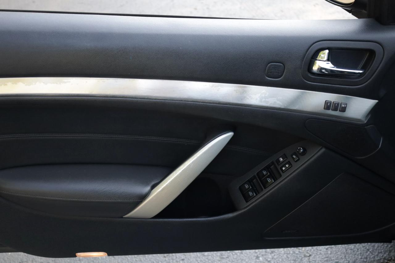 Infiniti G Convertible G37 2012