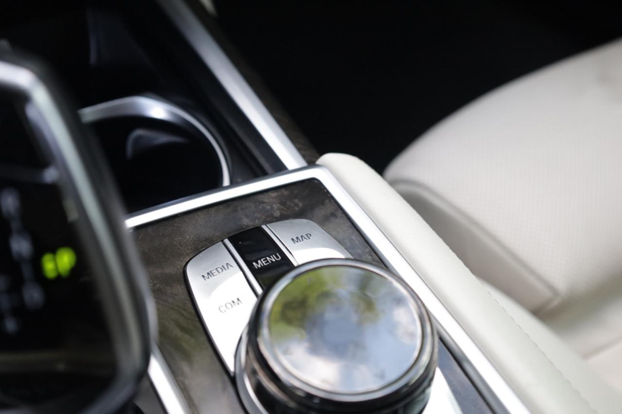 BMW 7-Series Alpina B7 xDrive 2017