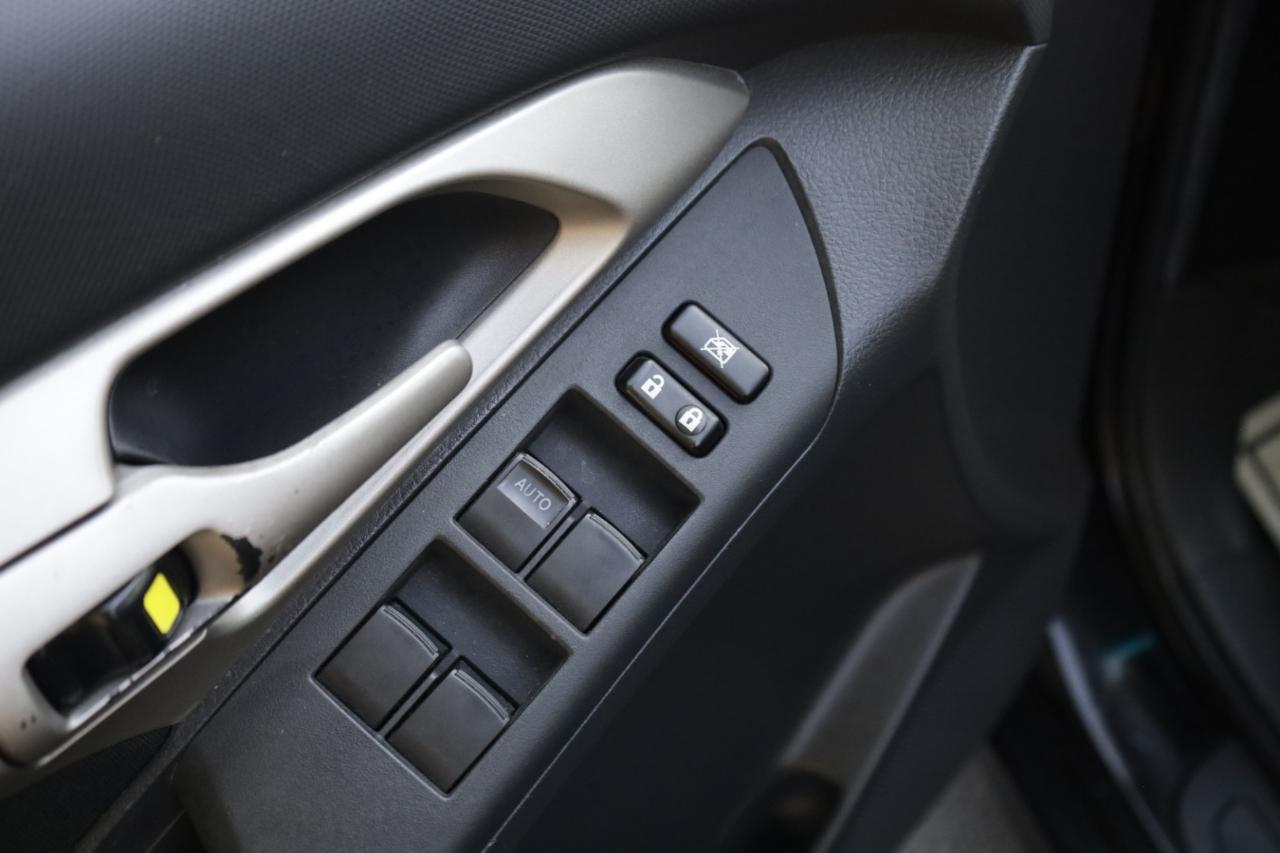 Toyota Matrix S 5-Speed AT 2009