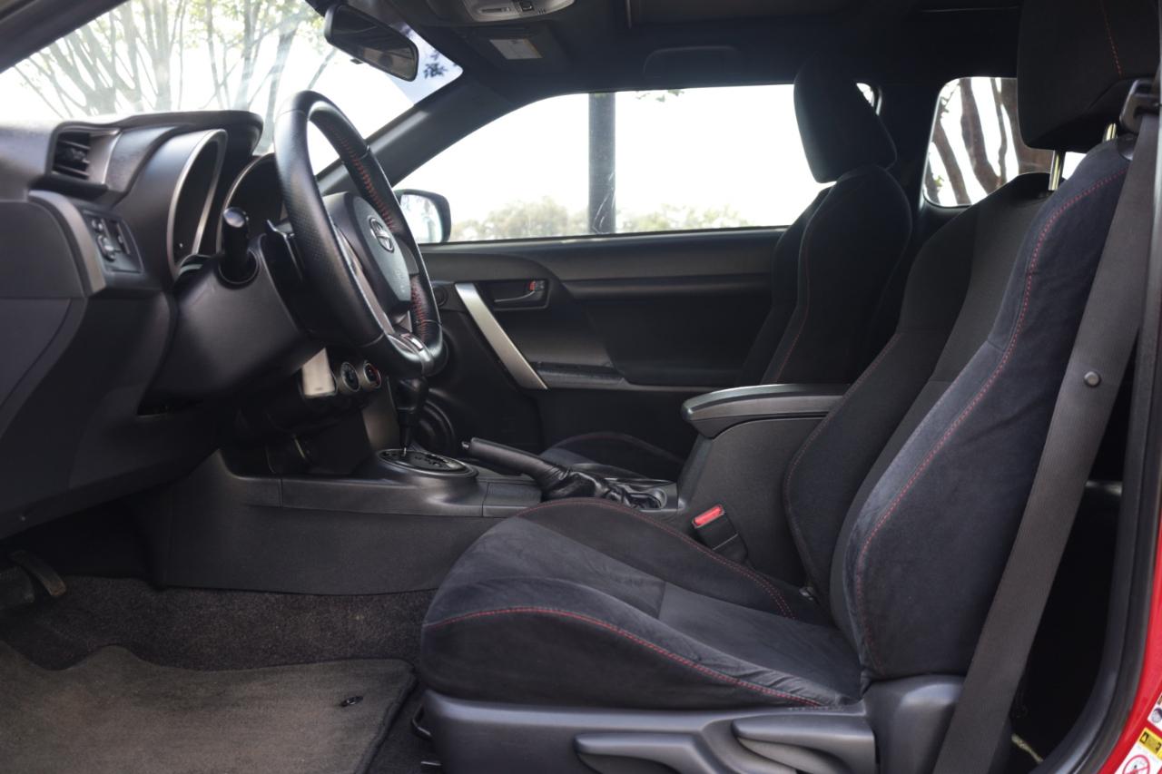 Scion tC Sports Coupe 6-Spd AT 2013