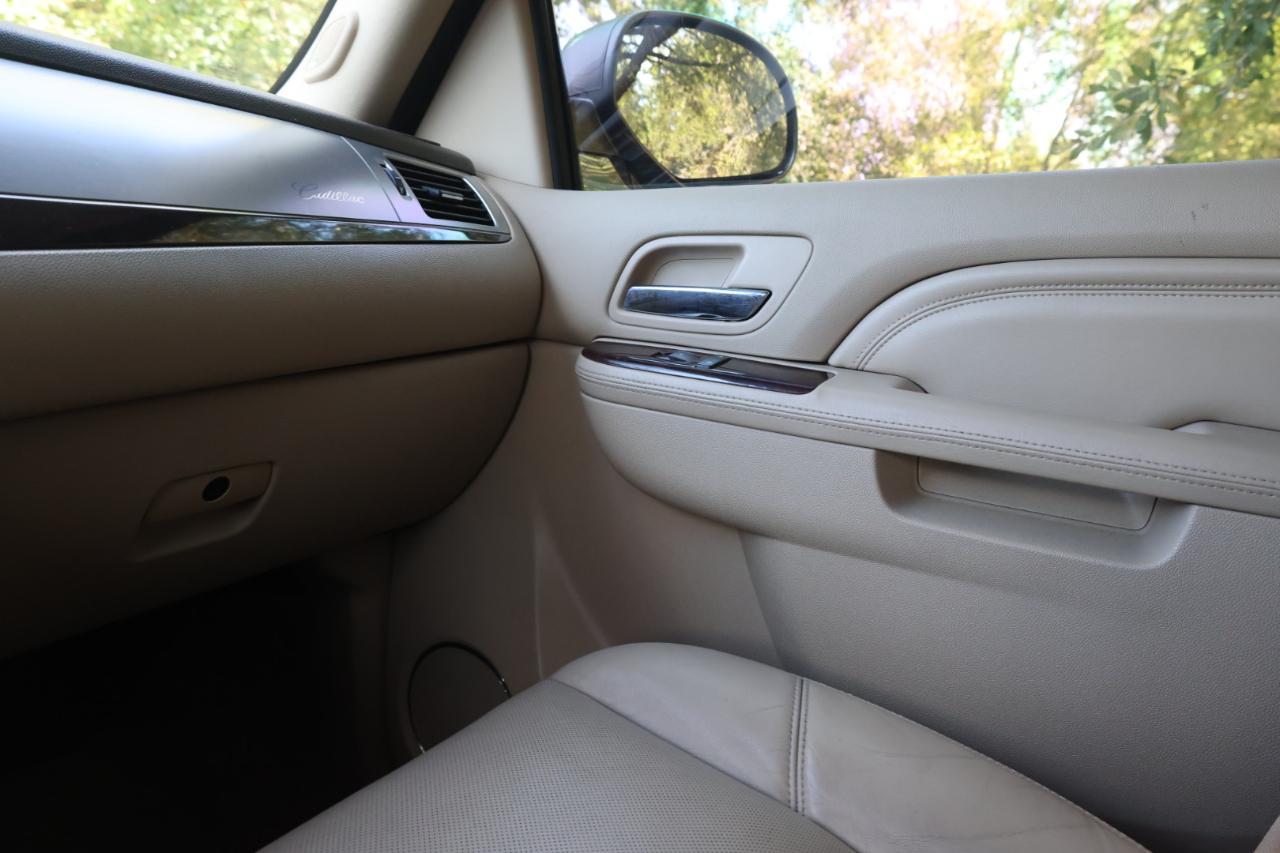 Cadillac Escalade ESV 4WD 4dr Premium 2012