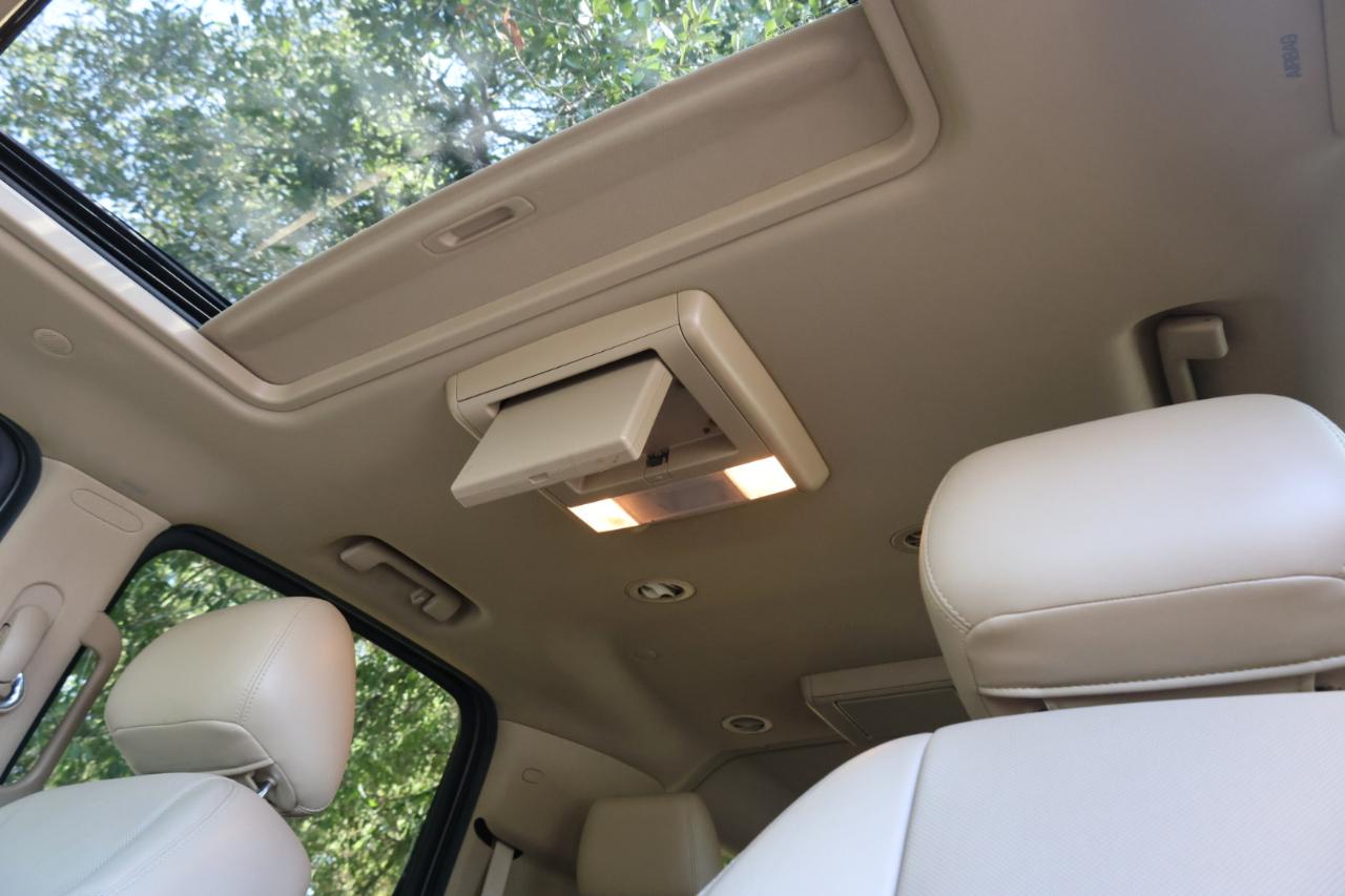 Cadillac Escalade ESV 4WD 4dr Premium 2012